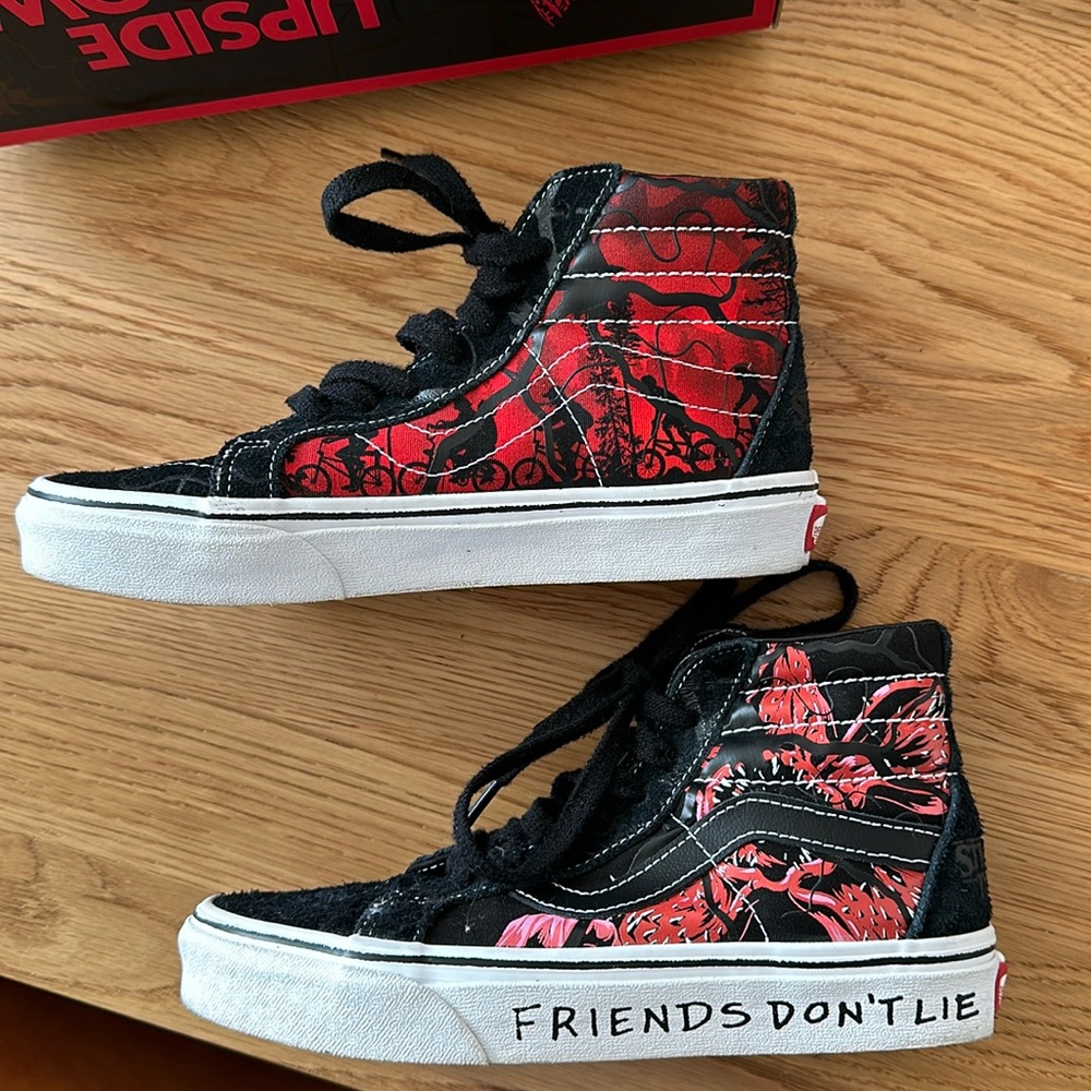 Vans sk8 high tops x Netflix Stranger Things, women’s SZ 6